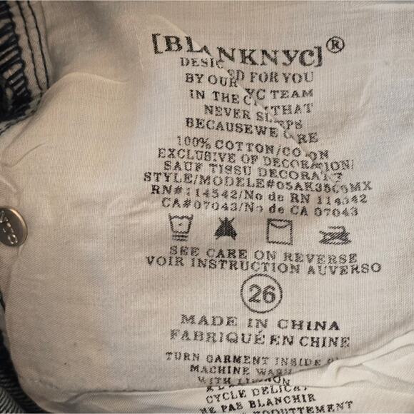 Blank NYC Rhinestone Studded Straight Leg Cropped Light Wash Jeans Size 26 New - Picture 15 of 15